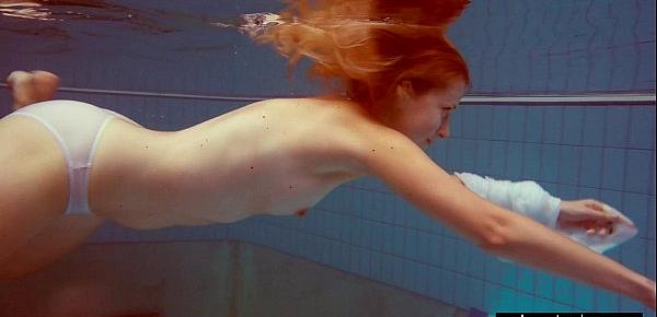  Cute Melissa plays underwater